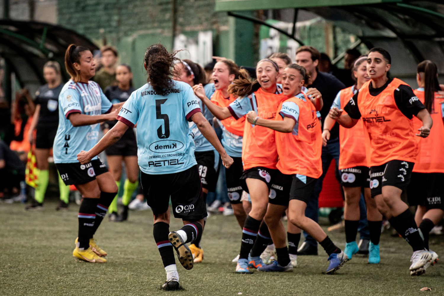 UAI Urquiza obtuvo un triunfo agónico