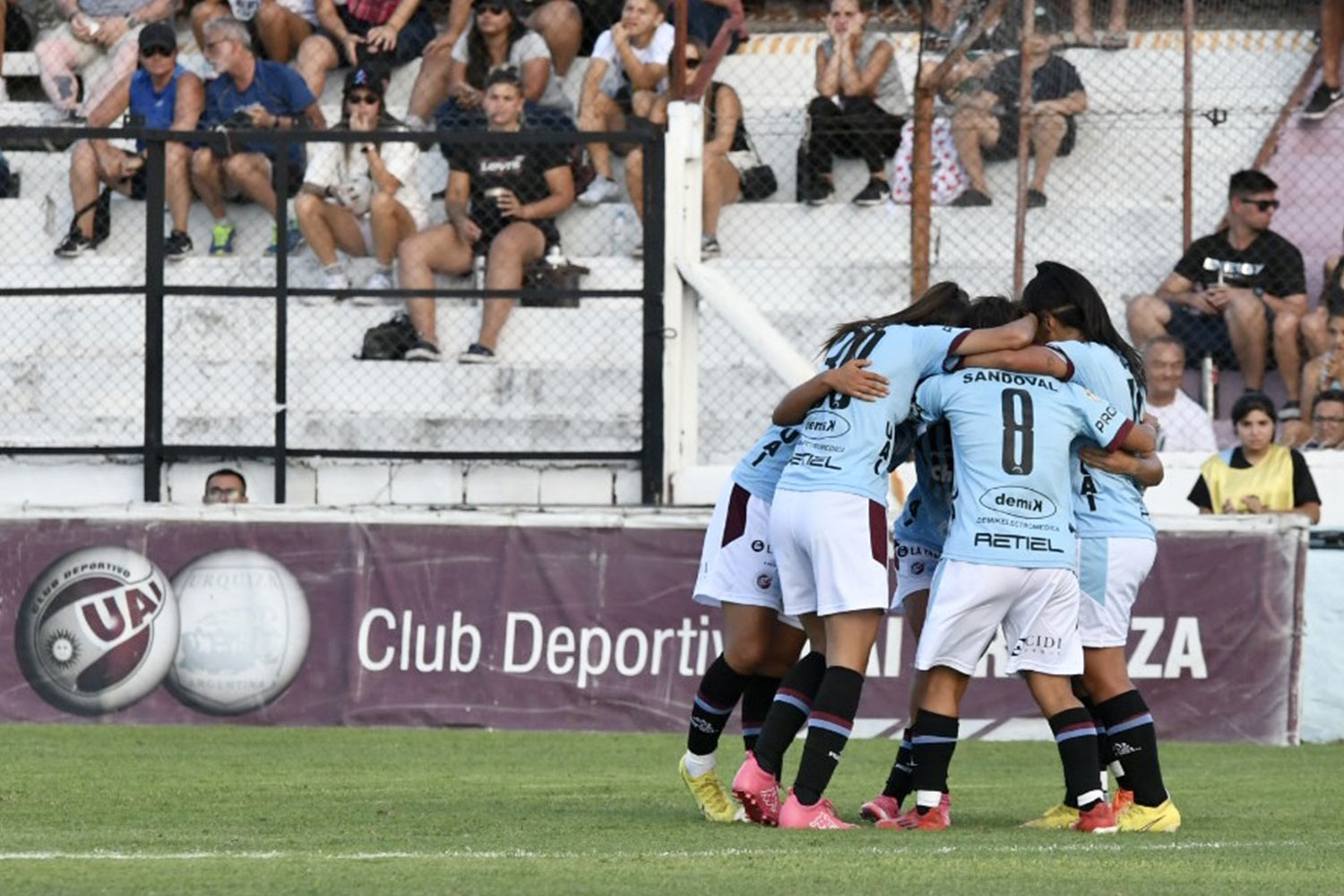 Sistema de acreditaciones vs. UAI Urquiza – Club Atlético Villa San Carlos