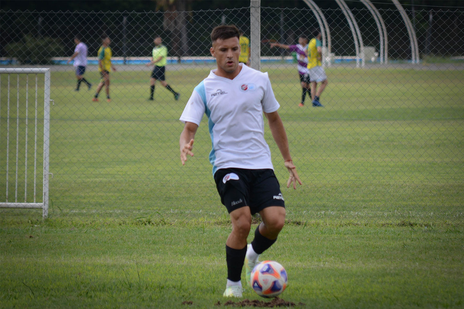 Club Deportivo UAI Urquiza - #FutbolJuvenil ¡Sumate al Furgón! . El Club  Deportivo UAI Urquiza realiza prueba de jugadores todos los lunes,  miércoles y viernes. Para los entrenamientos en Rancho Taxco saldrá