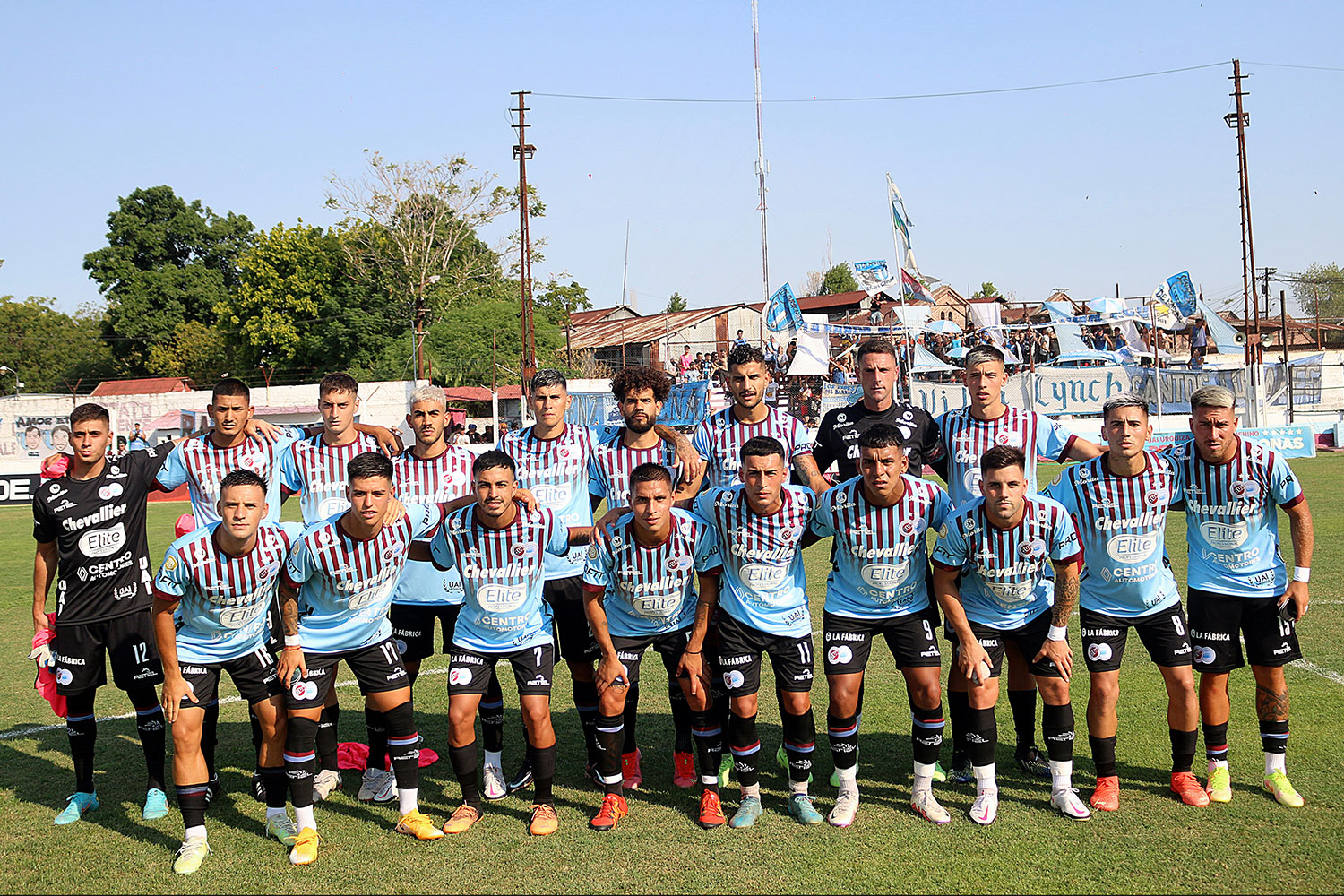 UAI Urquiza se estrenó con éxito en el Torneo Apertura 2023 de la Primera  B Metropolitana: victoria por 2 a 0 contra Deportivo Merlo, con goles de  Quimey Gaitán y Alan Vega, y con inferioridad numérica por la expulsión de  Leandro Vera.